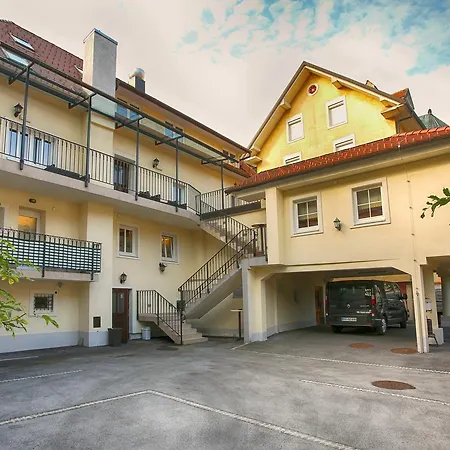 Sluga Hotel Tržič