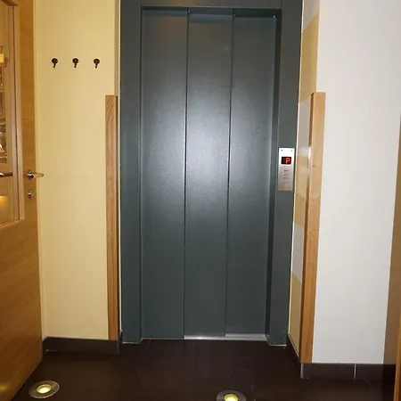 Sluga 4* Tržič